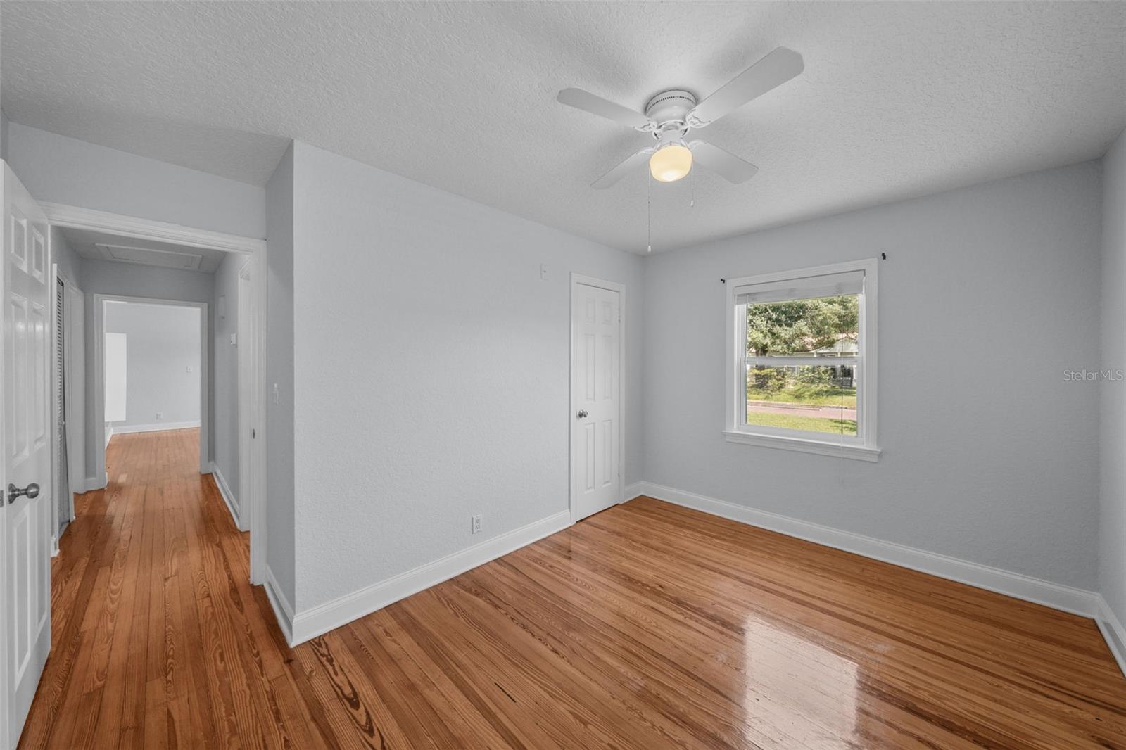 Listing photo id 29 for 814 Indiana Avenue