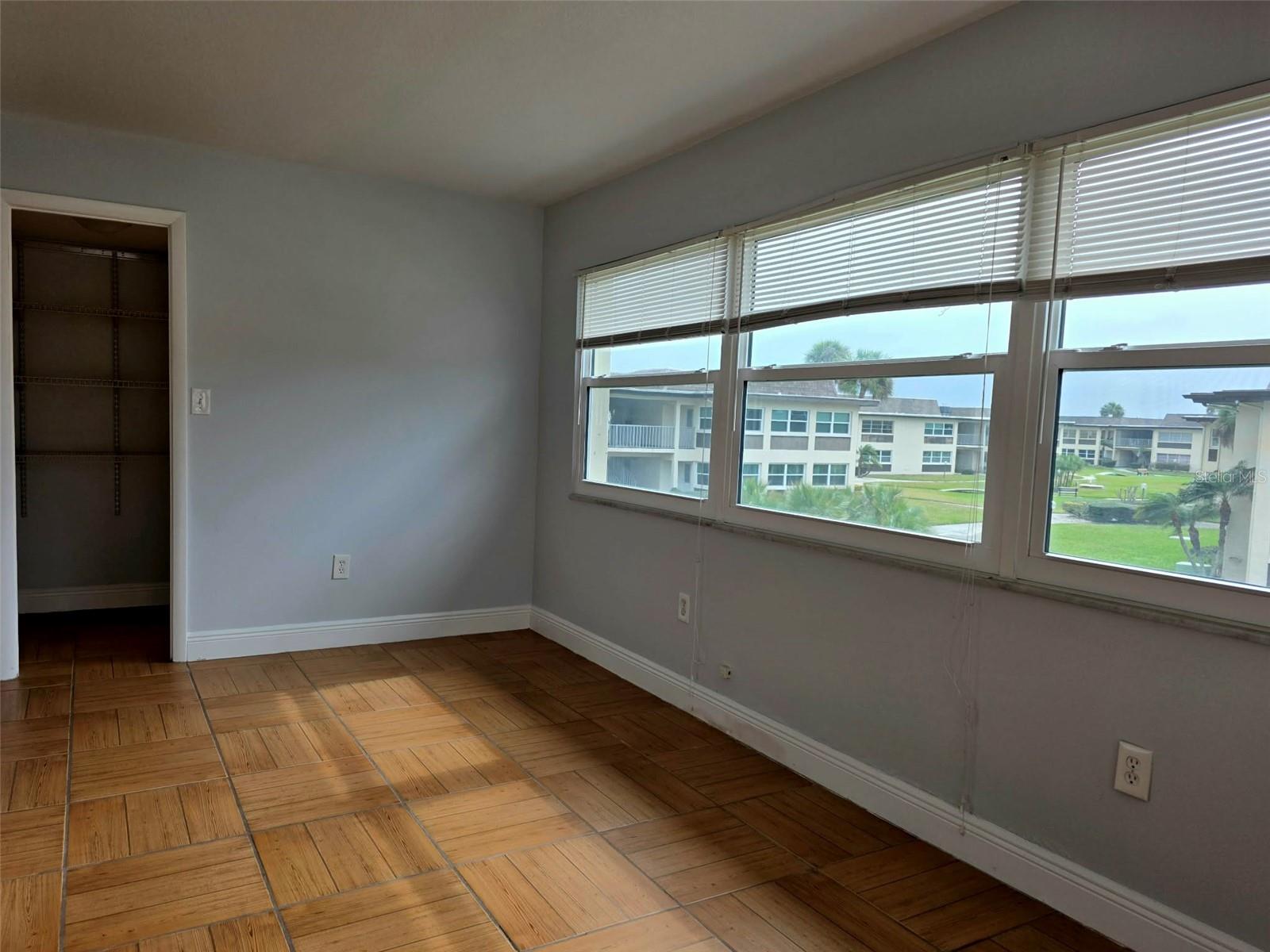 Image 13 of 22 For 4712 Marine Parkway 206