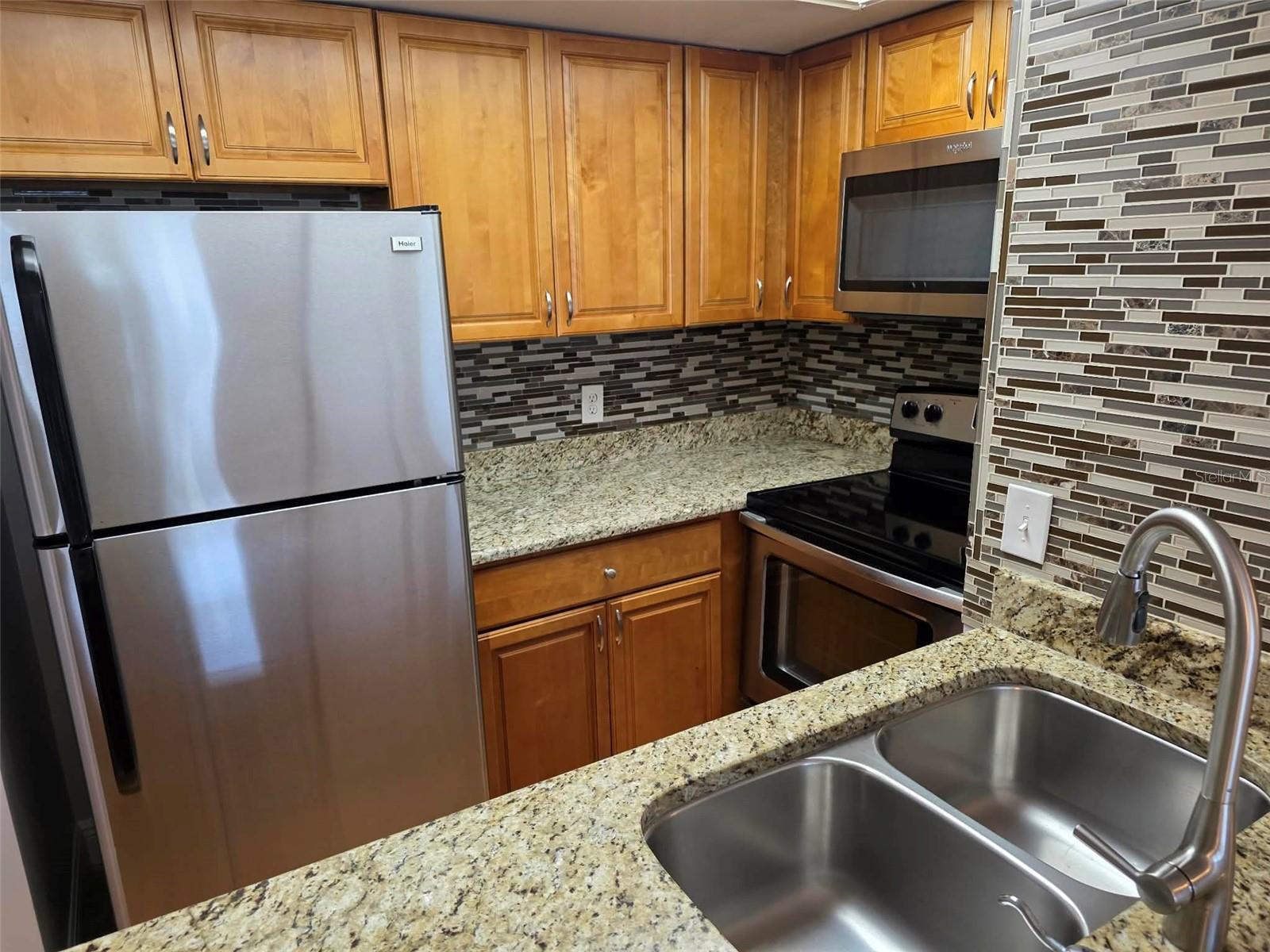 Image 6 of 22 For 4712 Marine Parkway 206