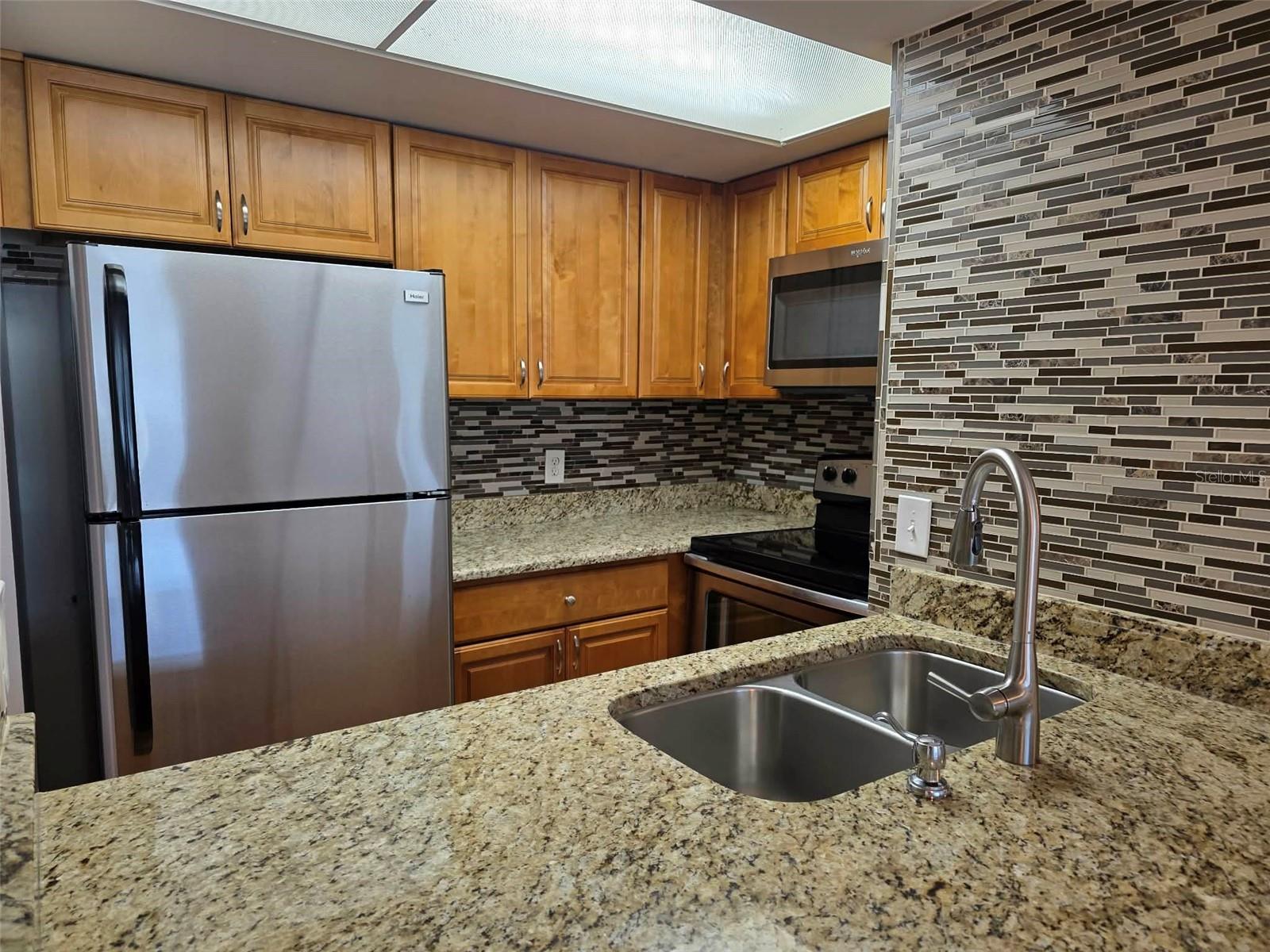 Image 7 of 22 For 4712 Marine Parkway 206