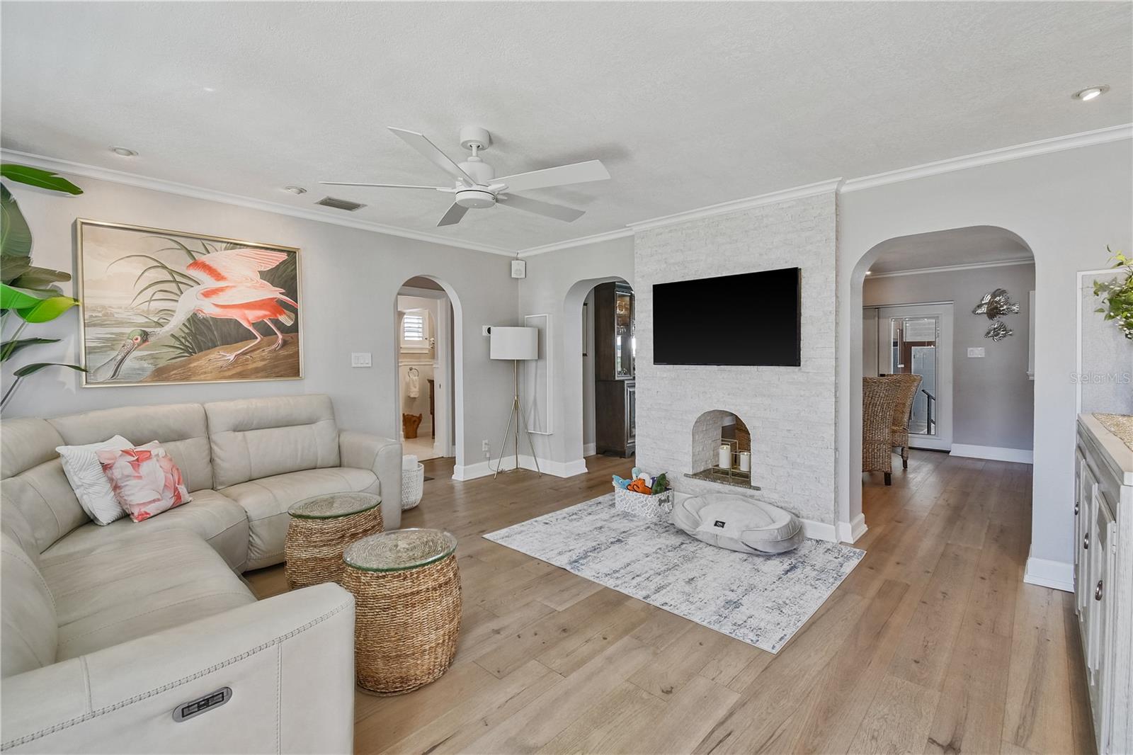 Image 10 of 53 For 467 31st Avenue N