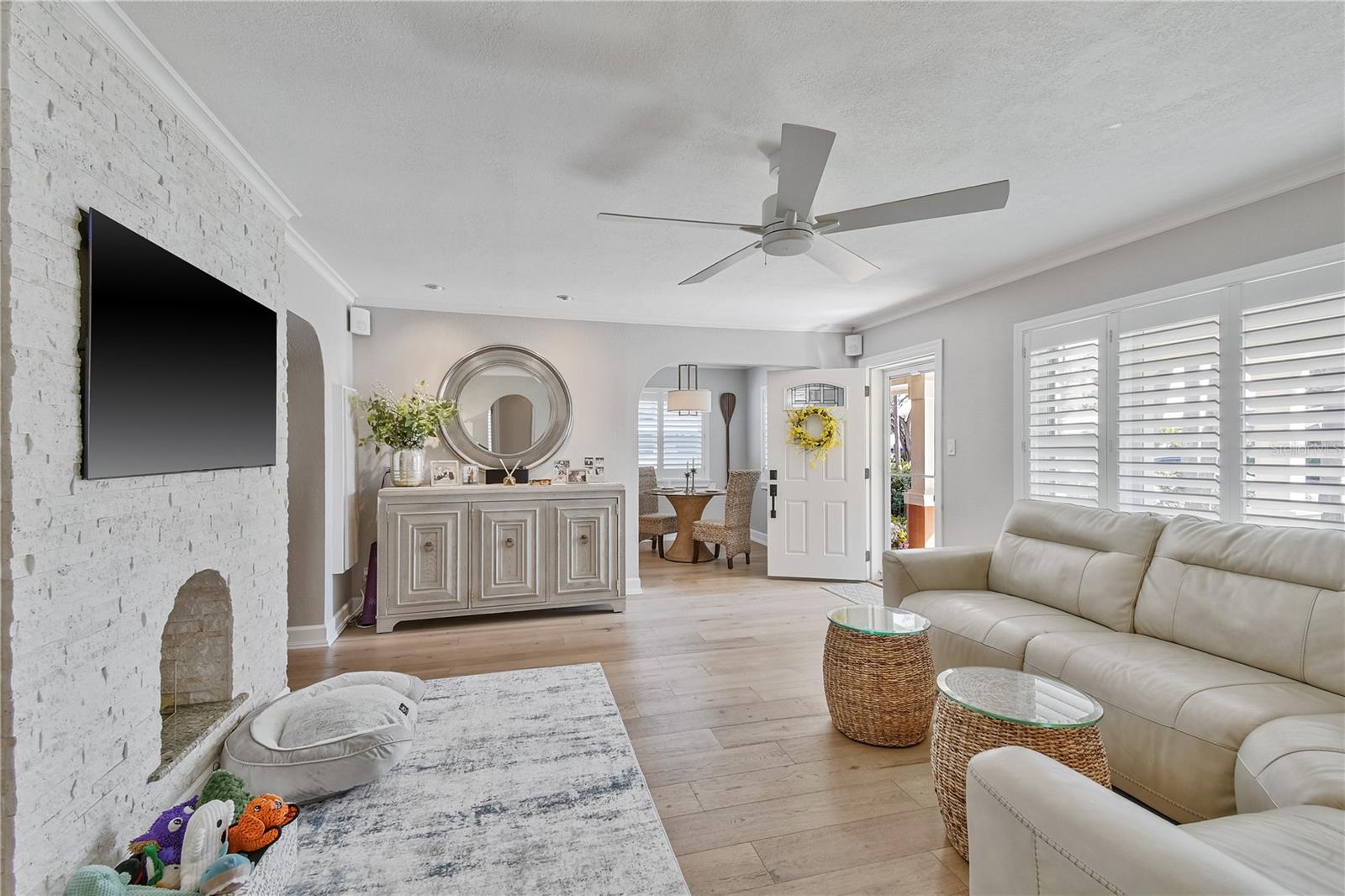 Image 11 of 53 For 467 31st Avenue N