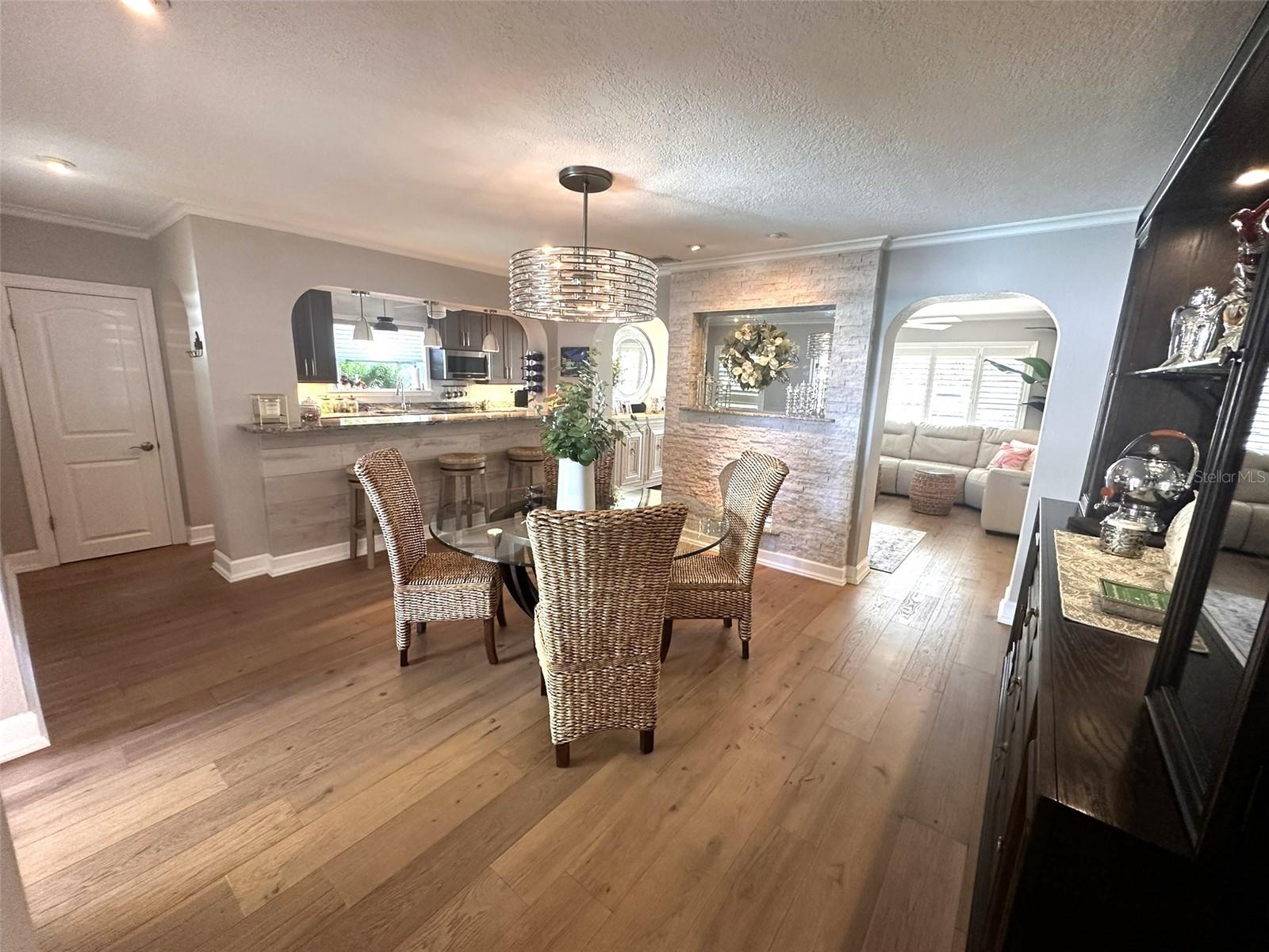 Image 21 of 53 For 467 31st Avenue N