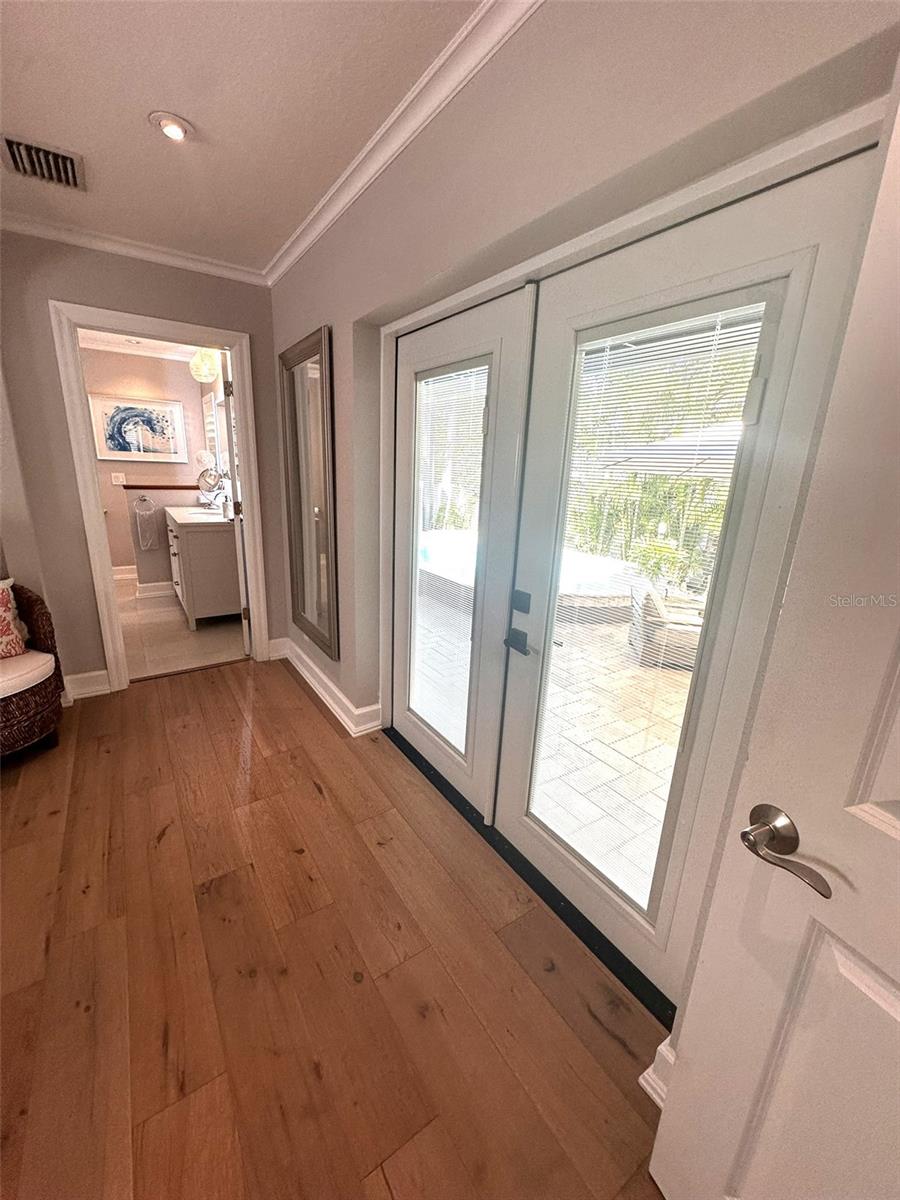 Image 24 of 53 For 467 31st Avenue N