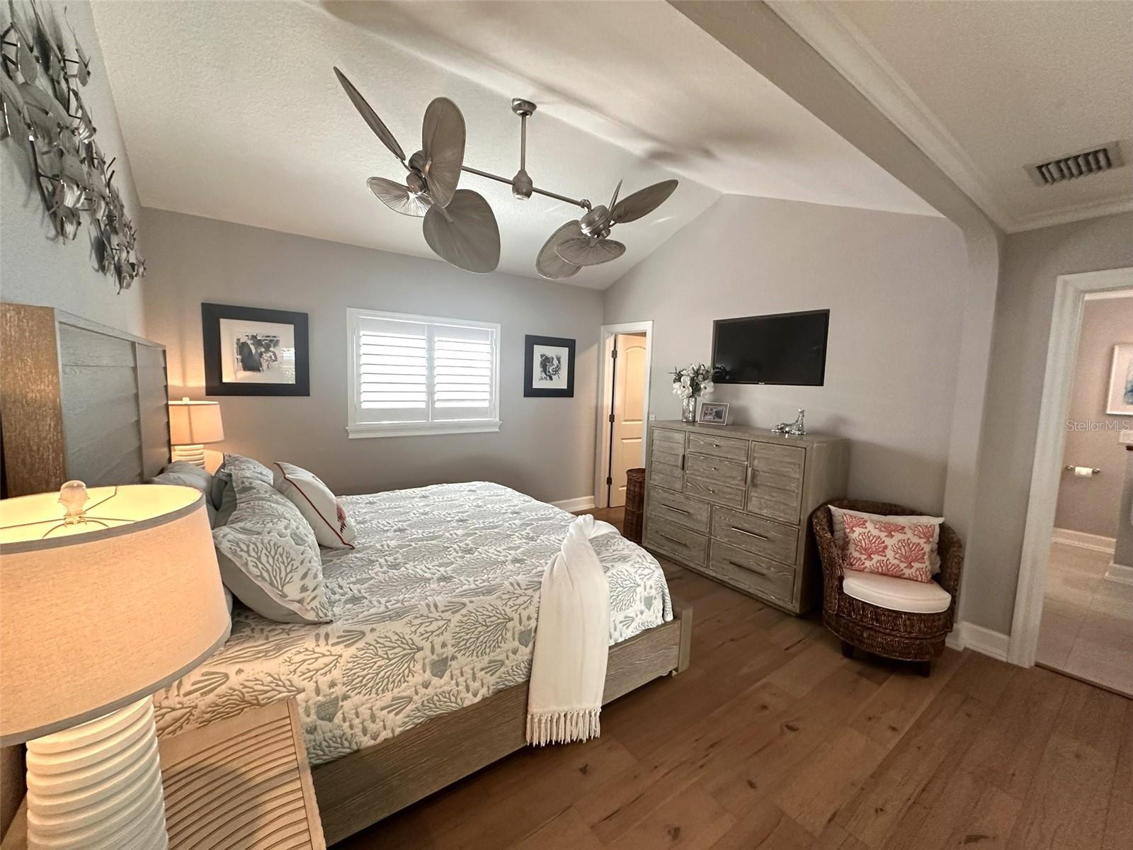 Image 25 of 53 For 467 31st Avenue N