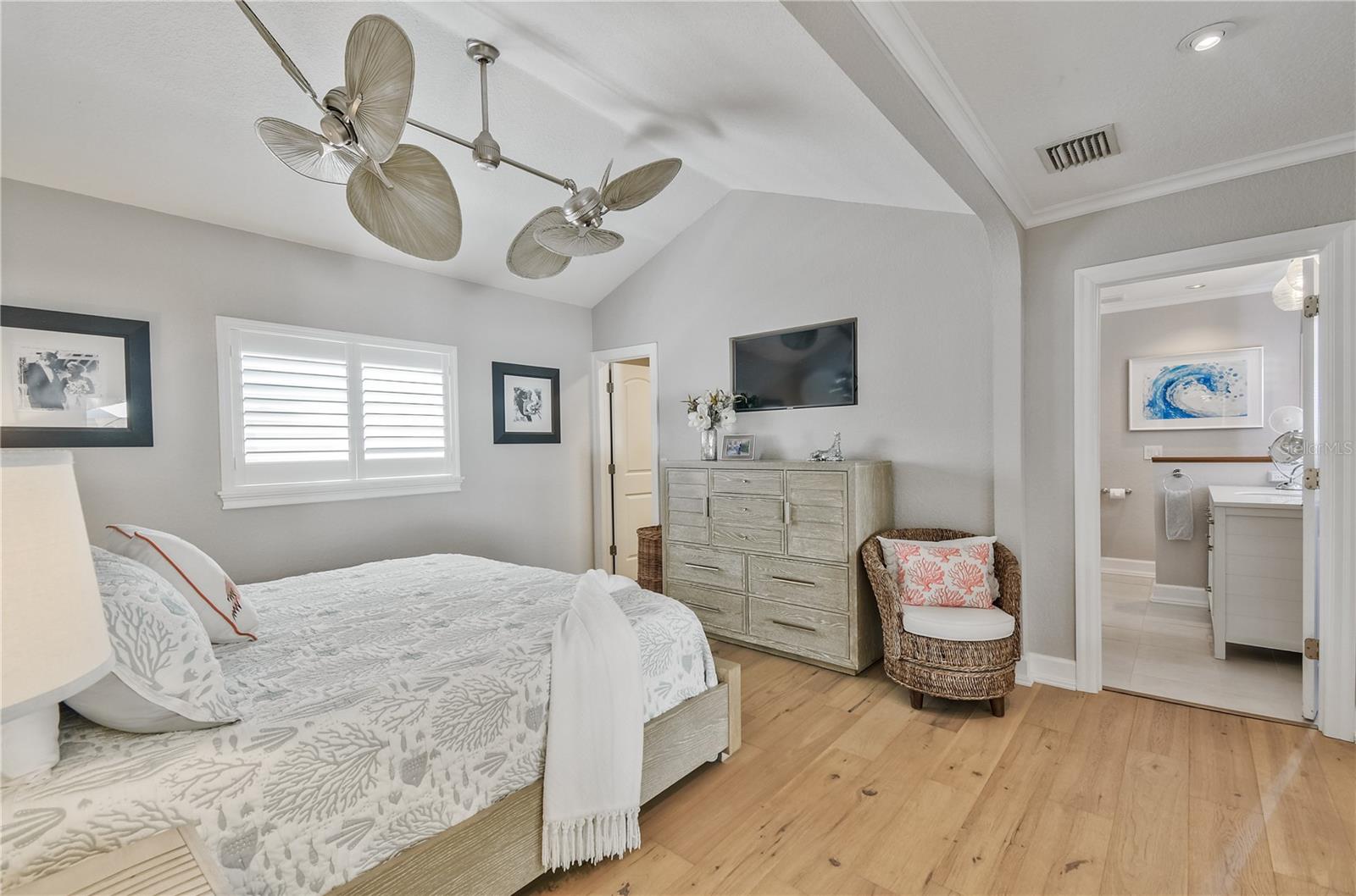 Image 27 of 53 For 467 31st Avenue N