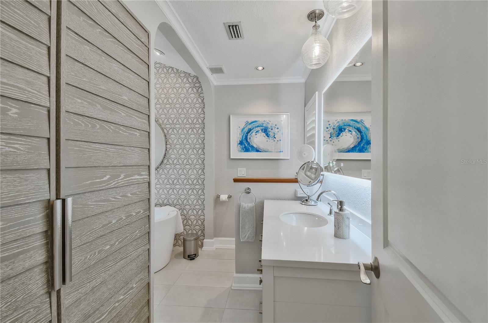 Image 30 of 53 For 467 31st Avenue N