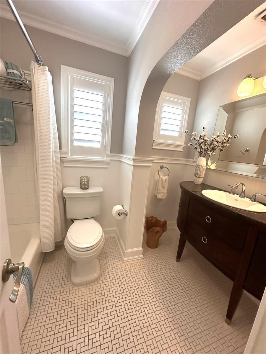 Image 37 of 53 For 467 31st Avenue N