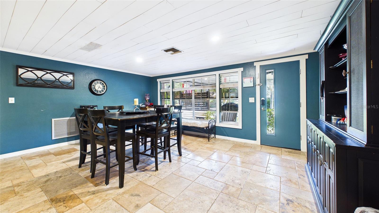 Image 17 of 43 For 3849 Edgemont Drive