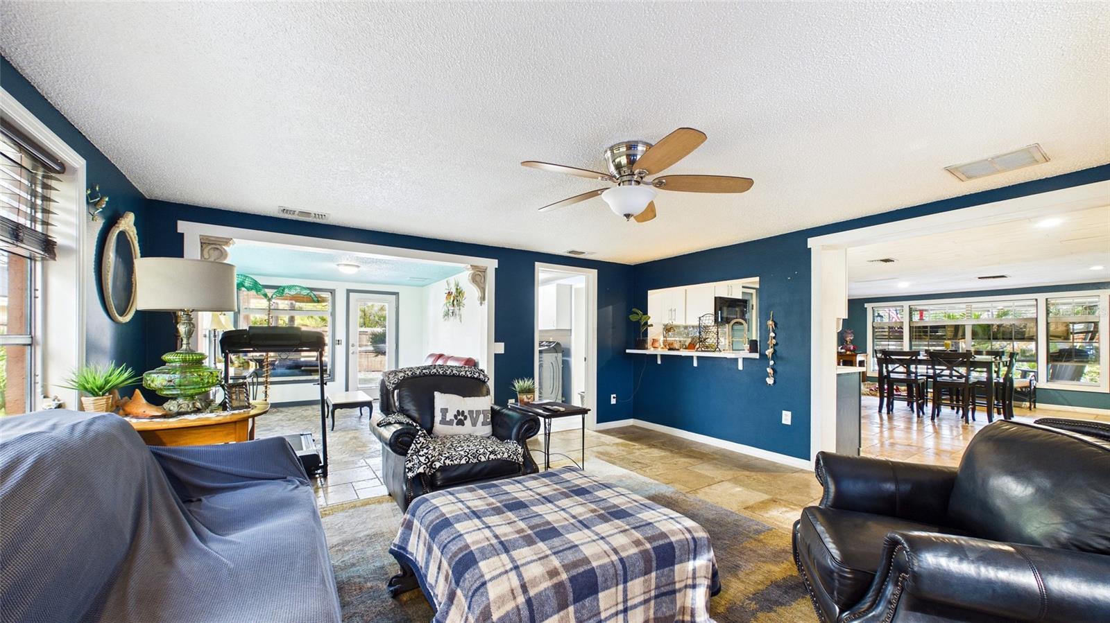 Image 24 of 43 For 3849 Edgemont Drive