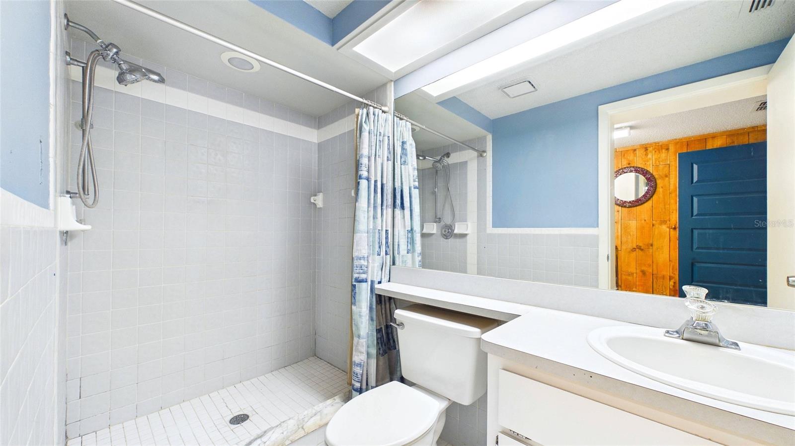 Image 27 of 43 For 3849 Edgemont Drive