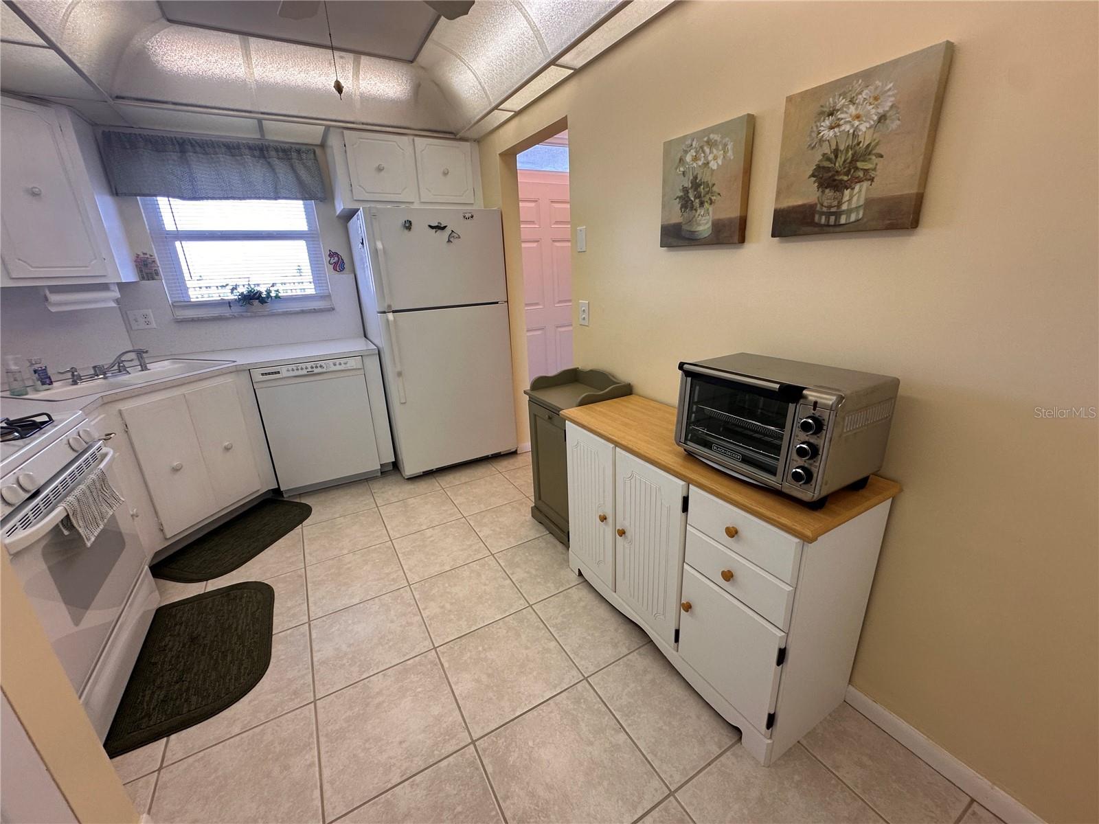 Image 23 of 32 For 5900 Shore Boulevard S 504