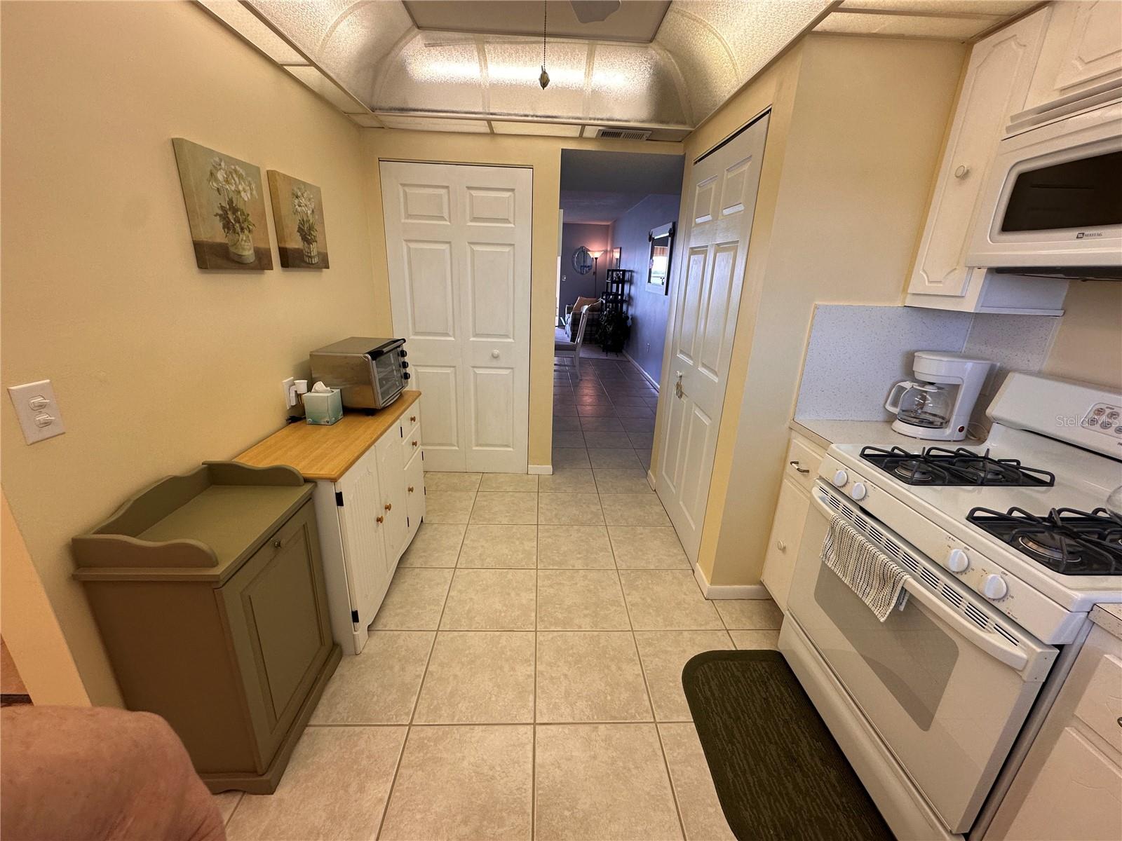 Image 24 of 32 For 5900 Shore Boulevard S 504