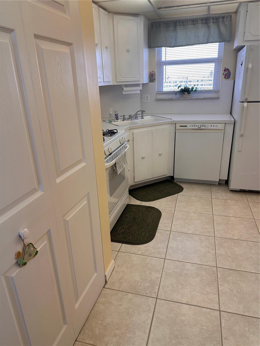 Image 26 of 32 For 5900 Shore Boulevard S 504