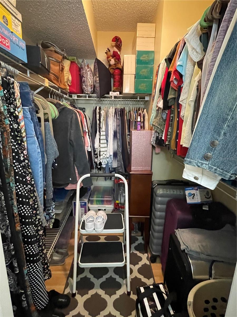 Image 16 of 42 For 802 Lennox Road W 802