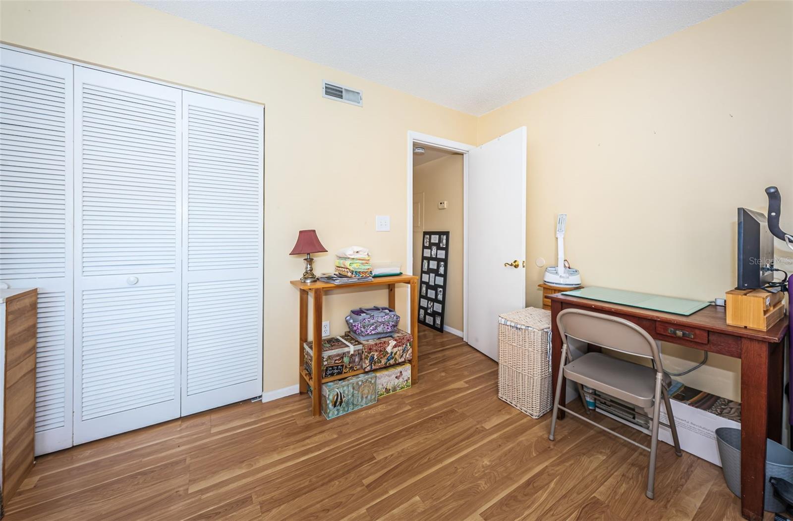 Image 18 of 42 For 802 Lennox Road W 802