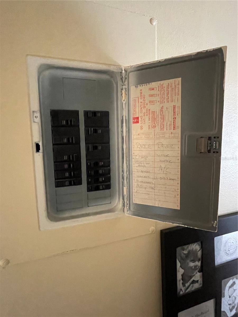 Image 23 of 42 For 802 Lennox Road W 802