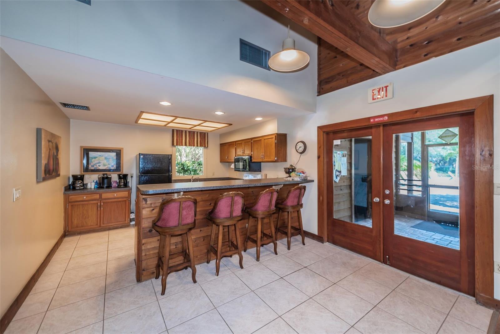 Image 33 of 42 For 802 Lennox Road W 802