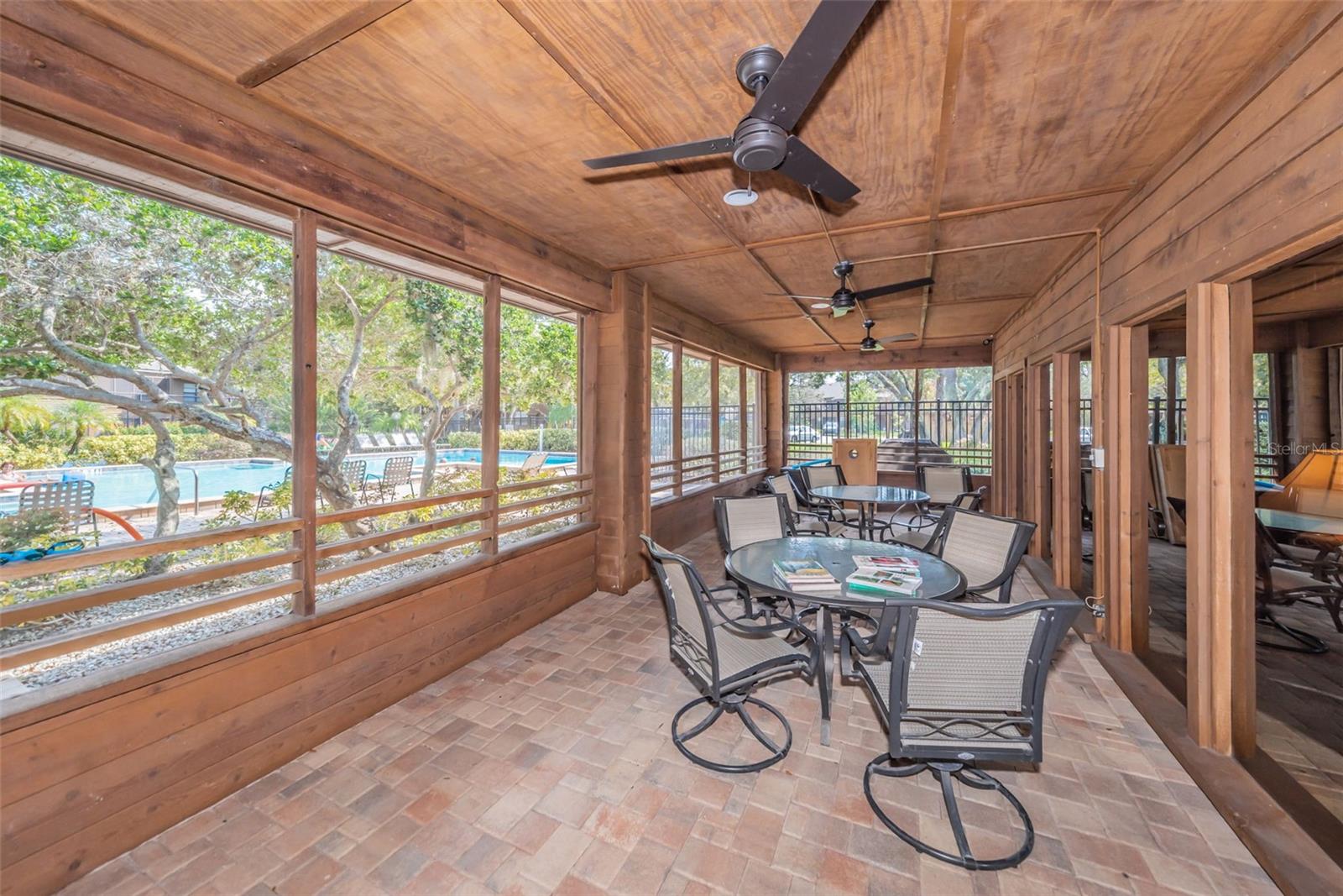 Image 35 of 42 For 802 Lennox Road W 802