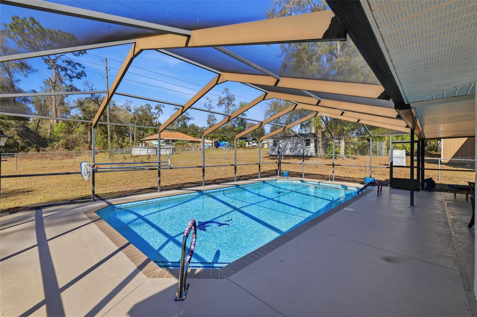 Image 15 of 51 For 952 Savary Avenue