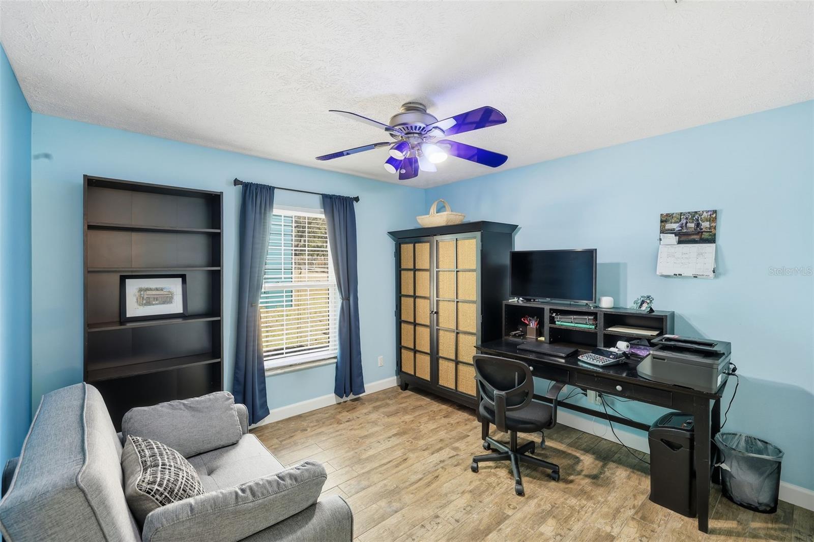 Image 18 of 51 For 952 Savary Avenue