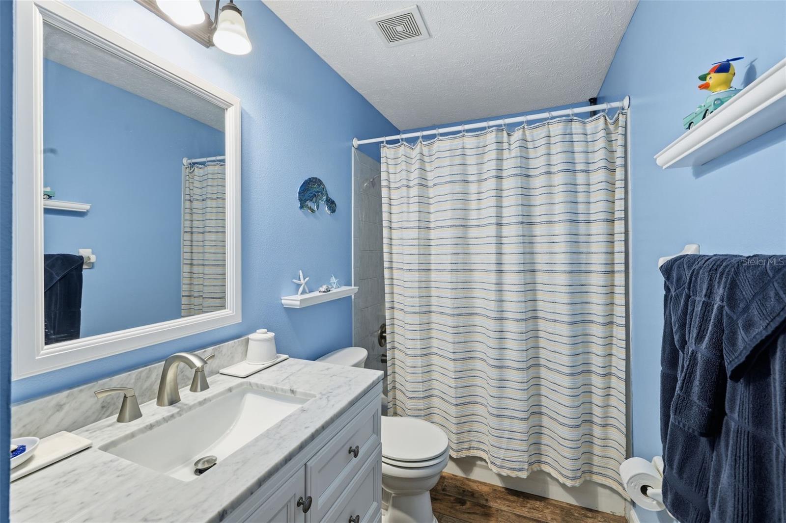 Image 21 of 51 For 952 Savary Avenue