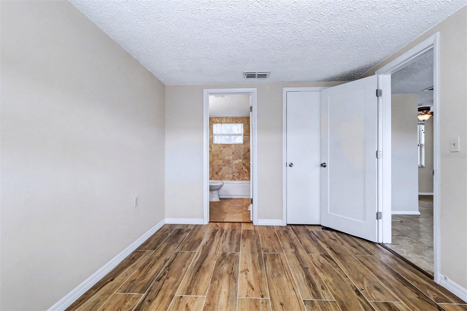 Image 11 of 13 For 5439 Oceanic Road