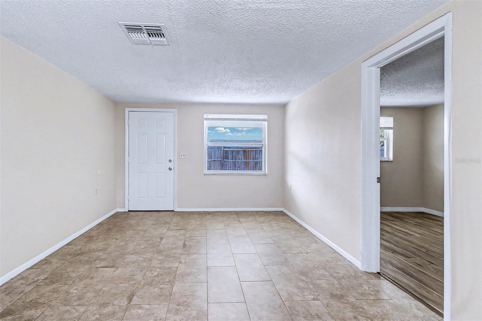 Image 2 of 13 For 5439 Oceanic Road