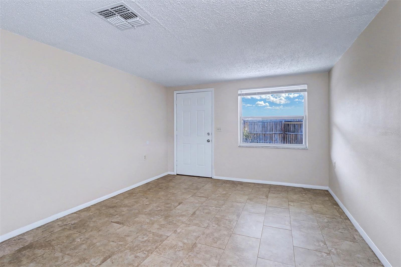 Image 3 of 13 For 5439 Oceanic Road