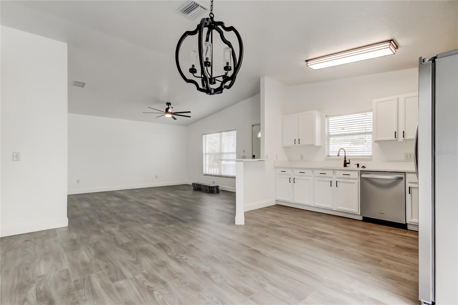 Image 14 of 45 For 7610 Obrien Street