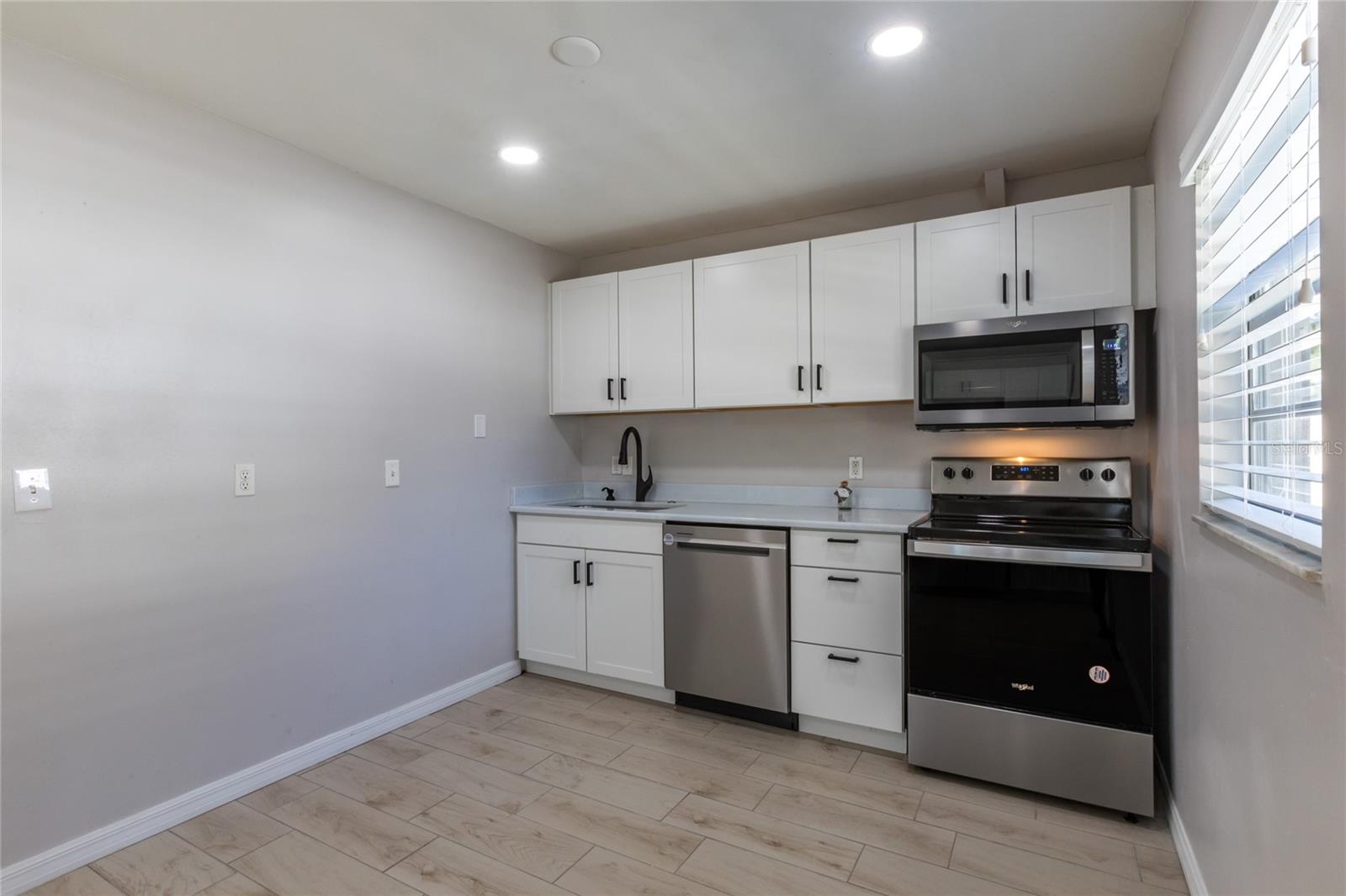 Image 6 of 17 For 6521 Englewood Avenue