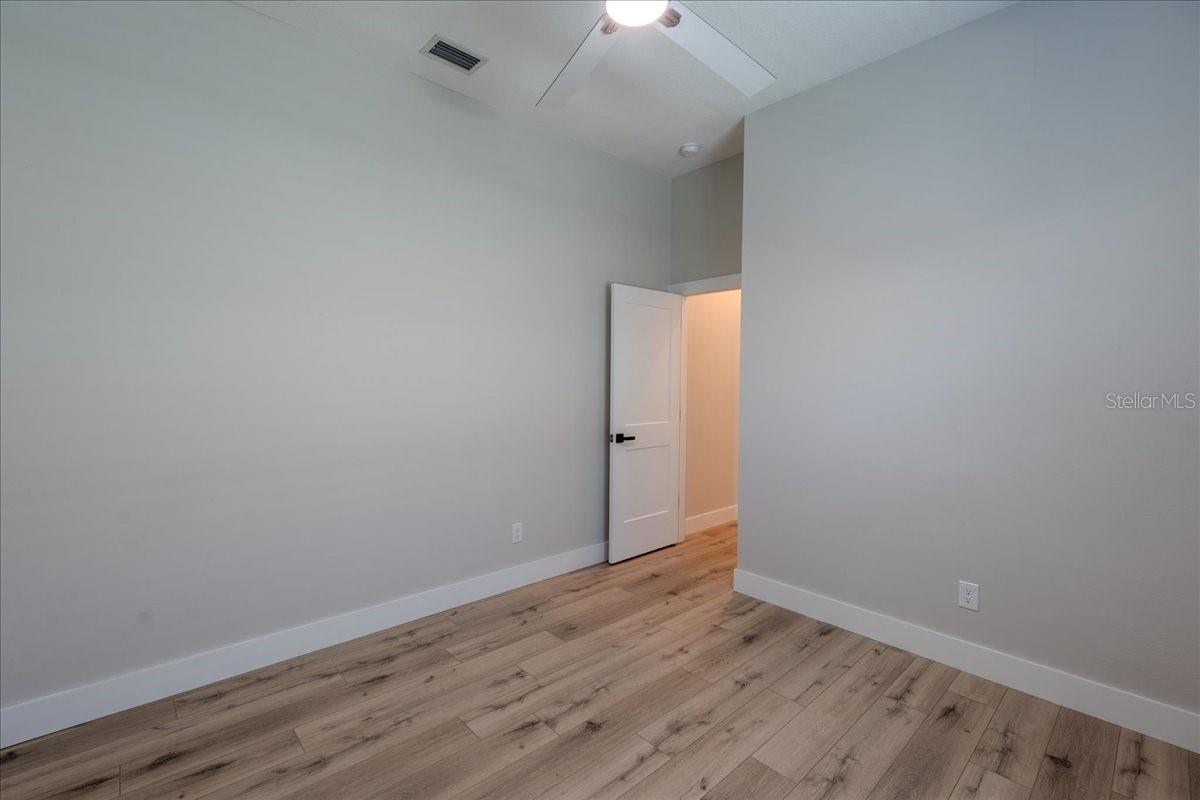 Image 27 of 54 For 10510 Chelmsford Way