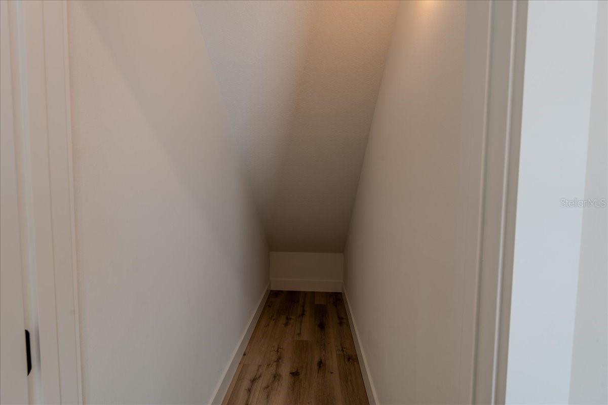 Image 28 of 54 For 10510 Chelmsford Way