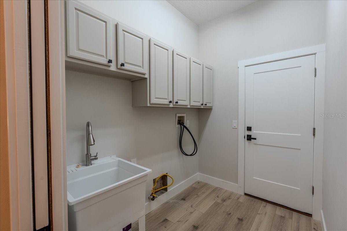 Image 42 of 54 For 10510 Chelmsford Way