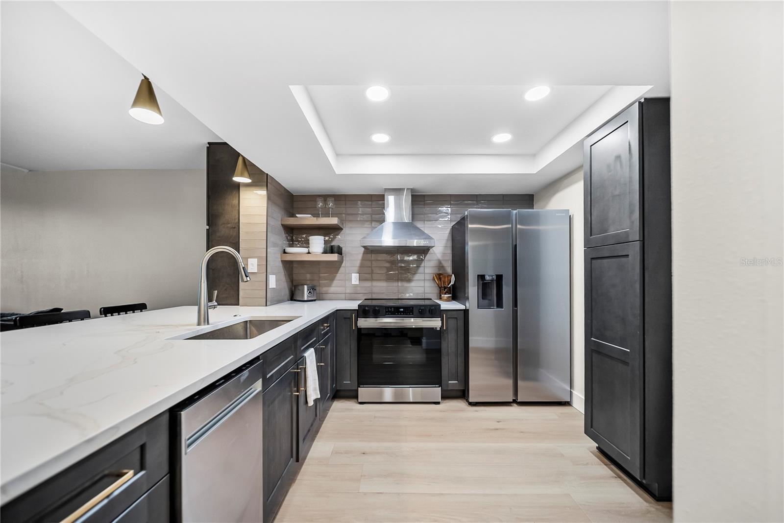 Image 10 of 39 For 2617 Cove Cay Drive 110