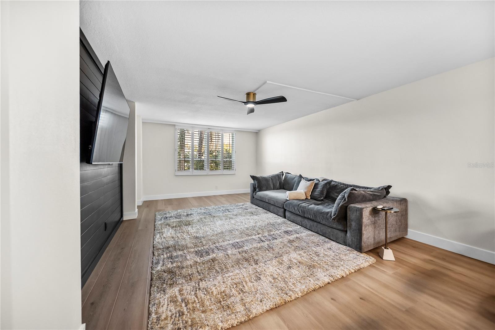 Image 14 of 39 For 2617 Cove Cay Drive 110