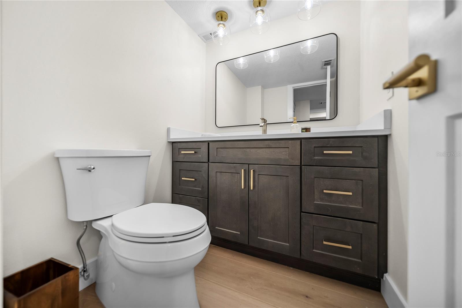 Image 17 of 39 For 2617 Cove Cay Drive 110