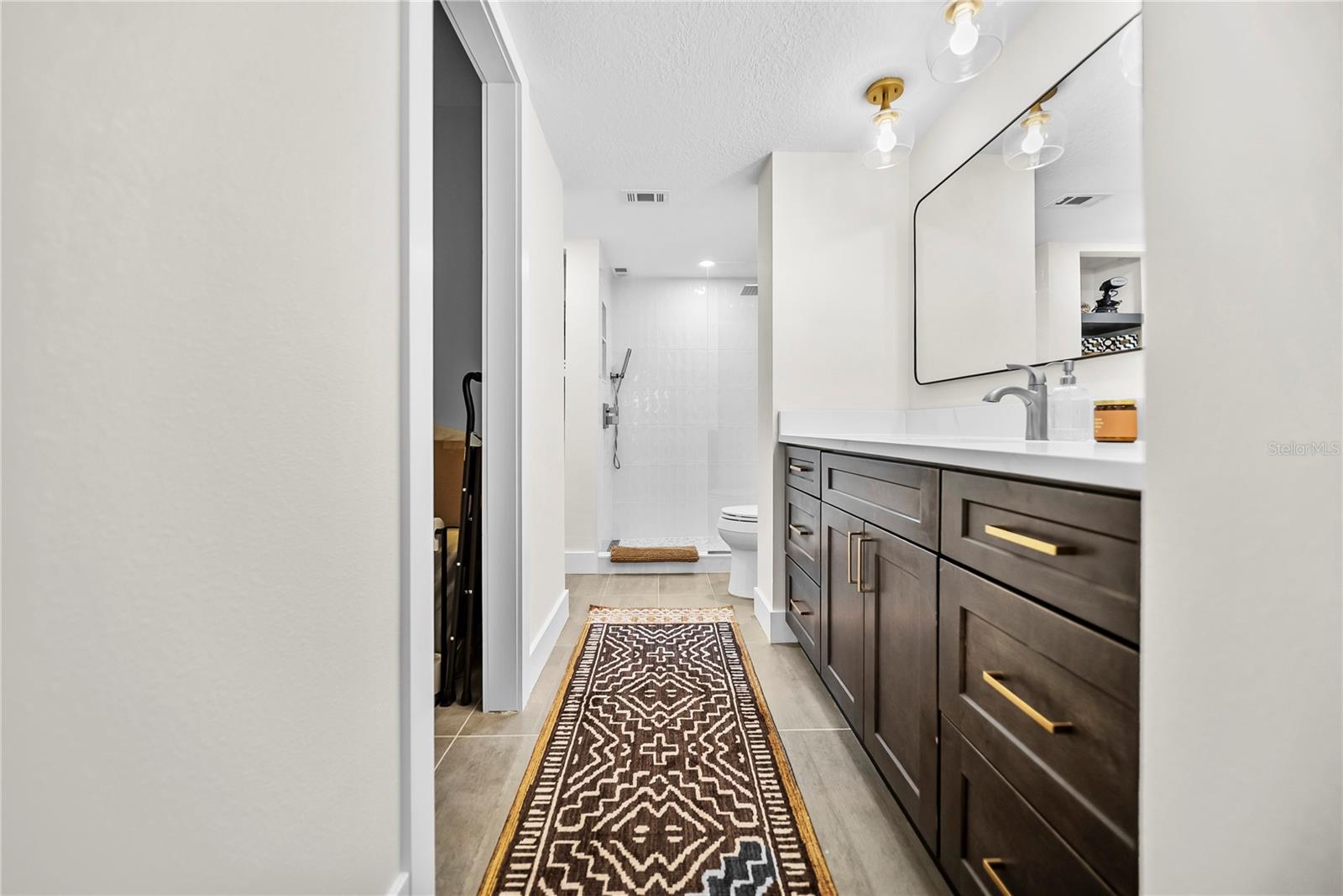 Image 26 of 39 For 2617 Cove Cay Drive 110