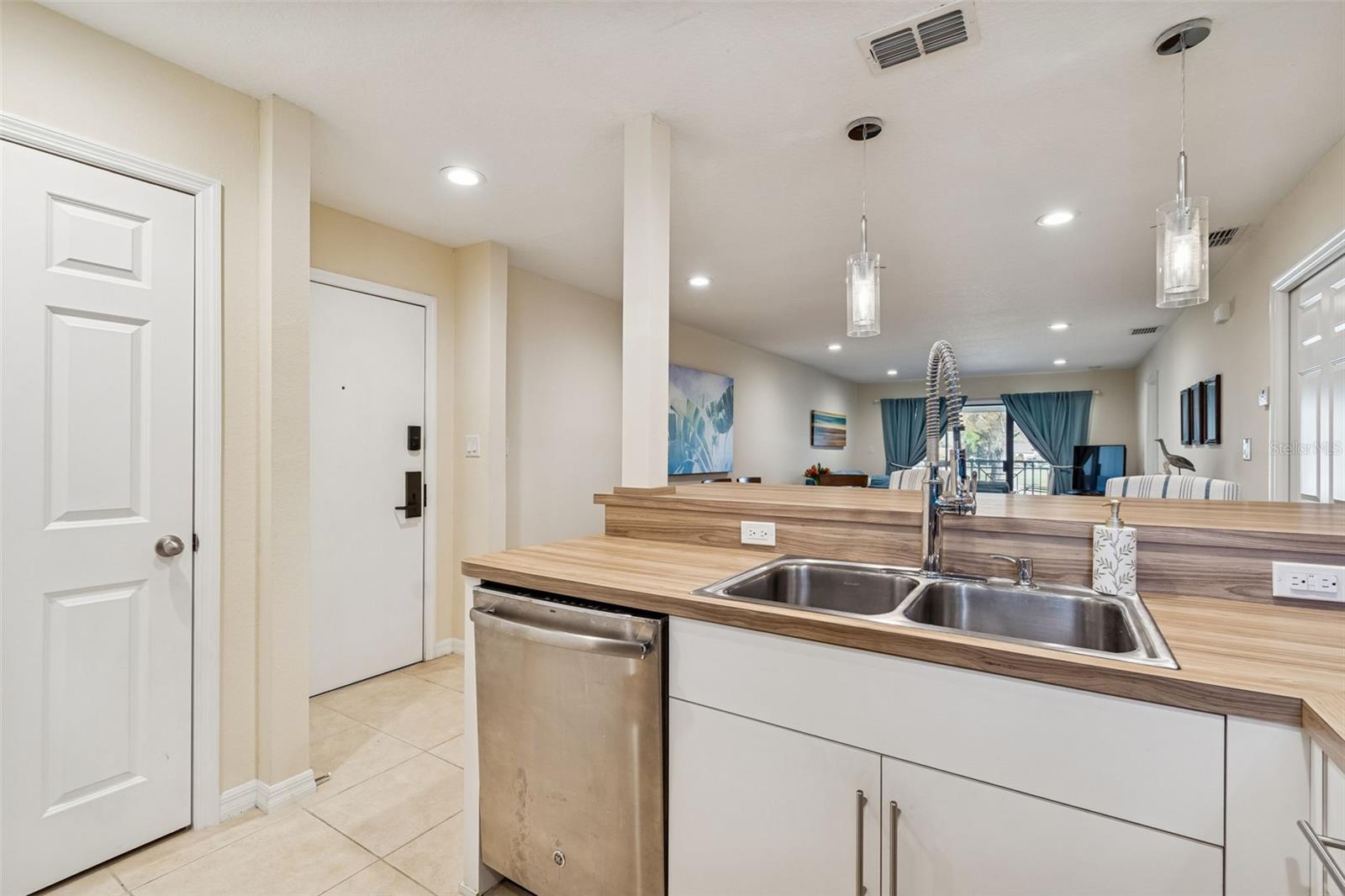 Image 9 of 46 For 29129 Bay Hollow Drive 3202