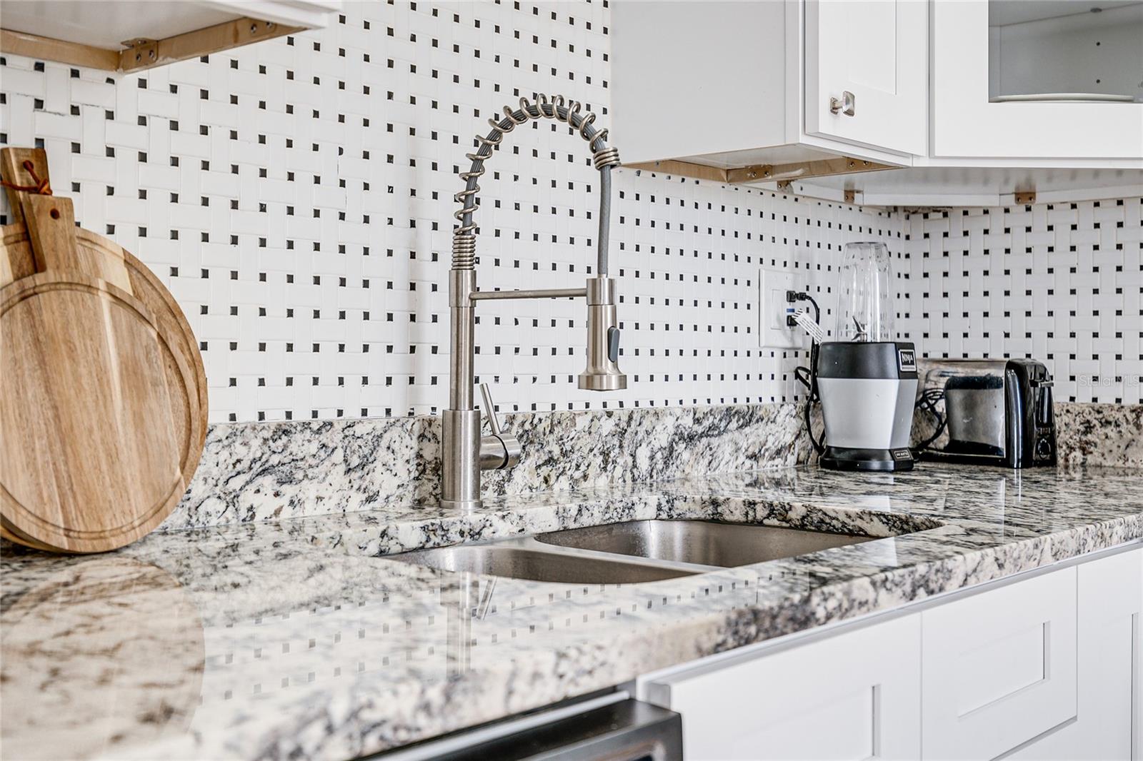 Image 12 of 25 For 7515 New York Avenue