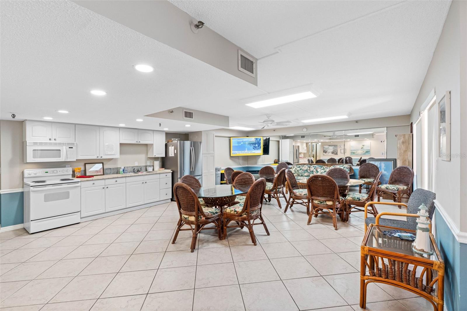 Image 42 of 50 For 7430 Sunshine Skyway Lane S 406