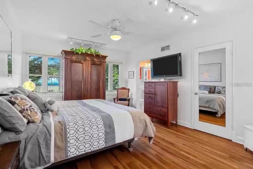 Image 15 of 20 For 220 Lyndhurst Street