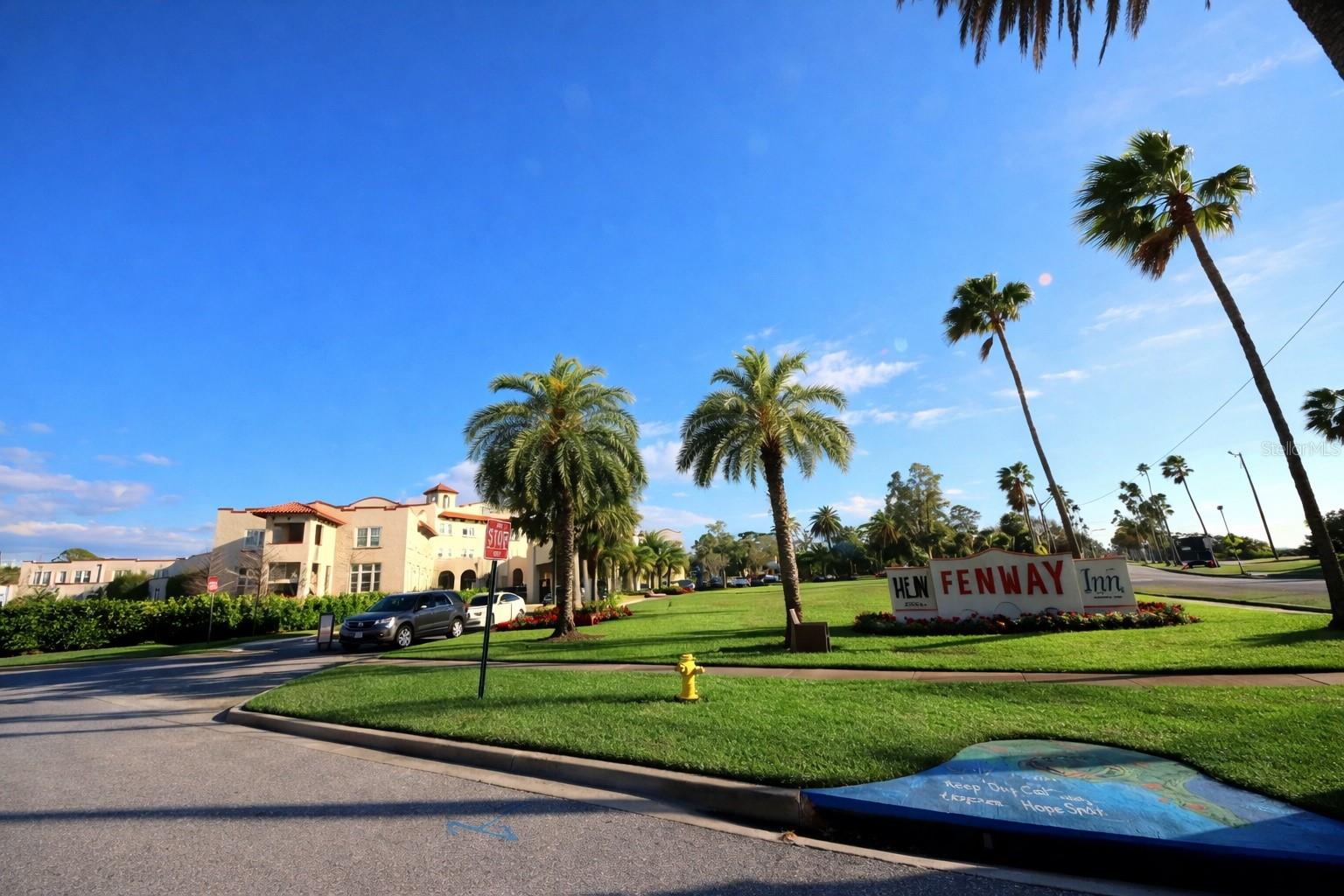 Image 4 of 20 For 220 Lyndhurst Street