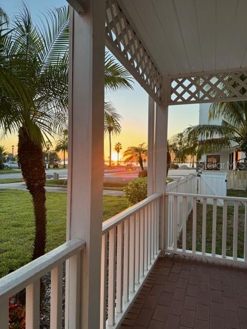 Image 9 of 20 For 220 Lyndhurst Street