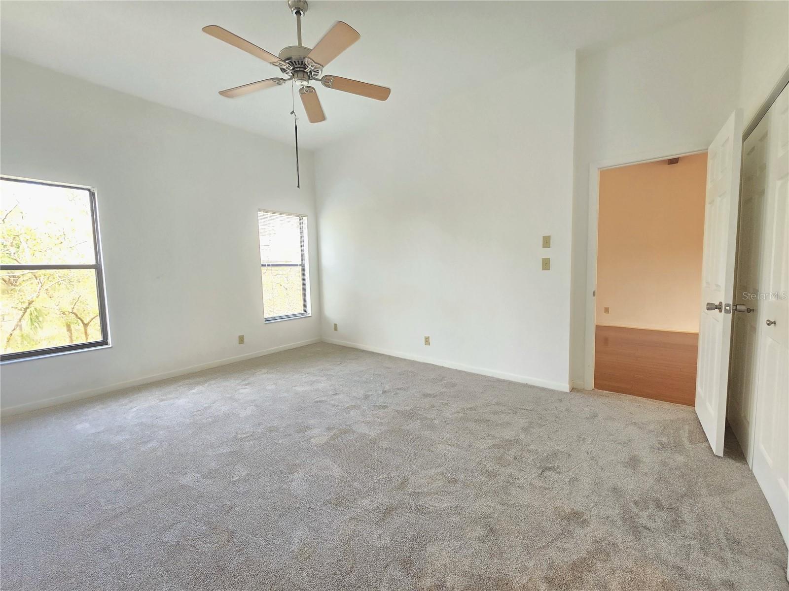 Image 14 of 59 For 3078 Eastland Boulevard 411