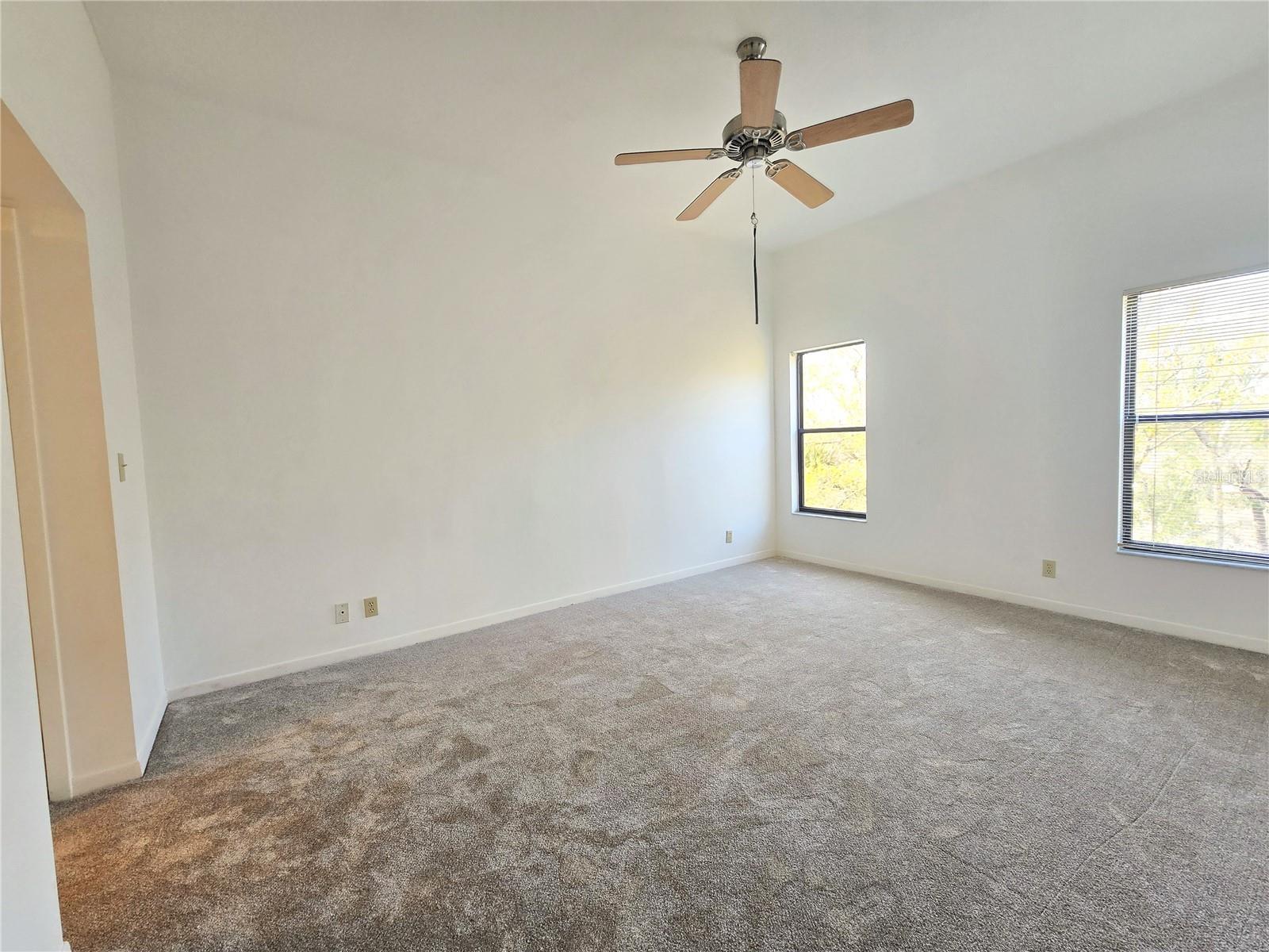 Image 17 of 59 For 3078 Eastland Boulevard 411