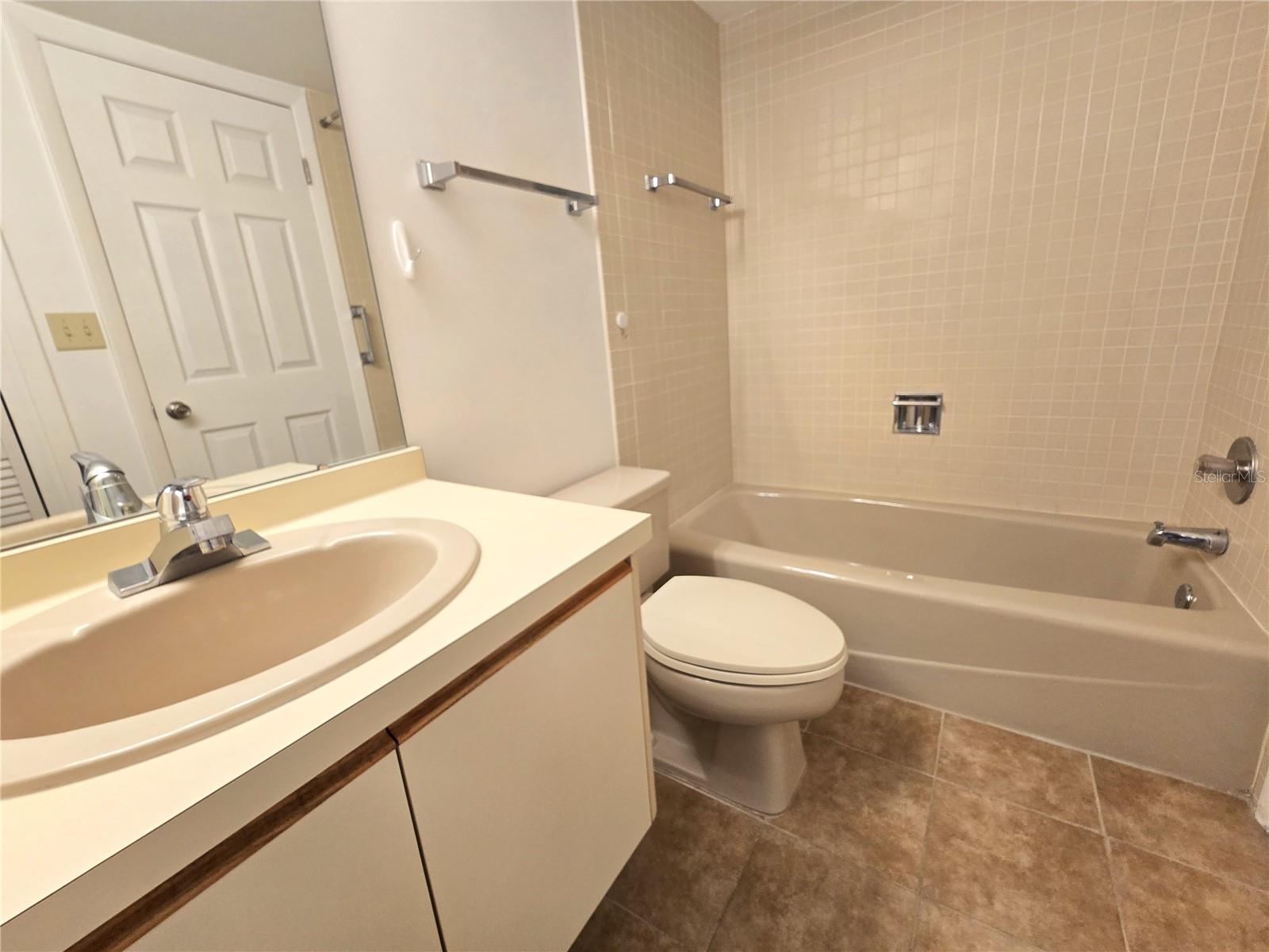 Image 19 of 59 For 3078 Eastland Boulevard 411