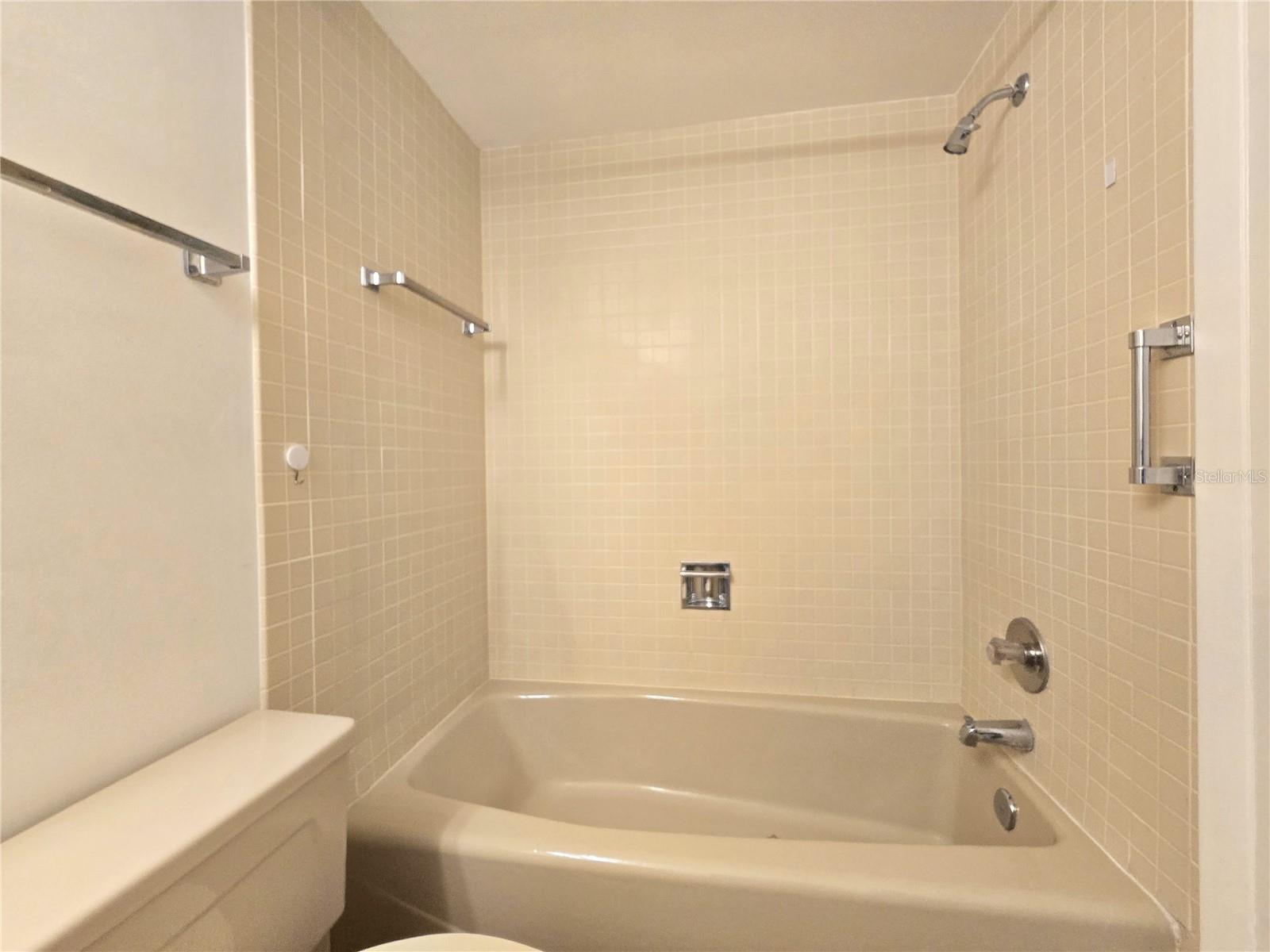 Image 20 of 59 For 3078 Eastland Boulevard 411