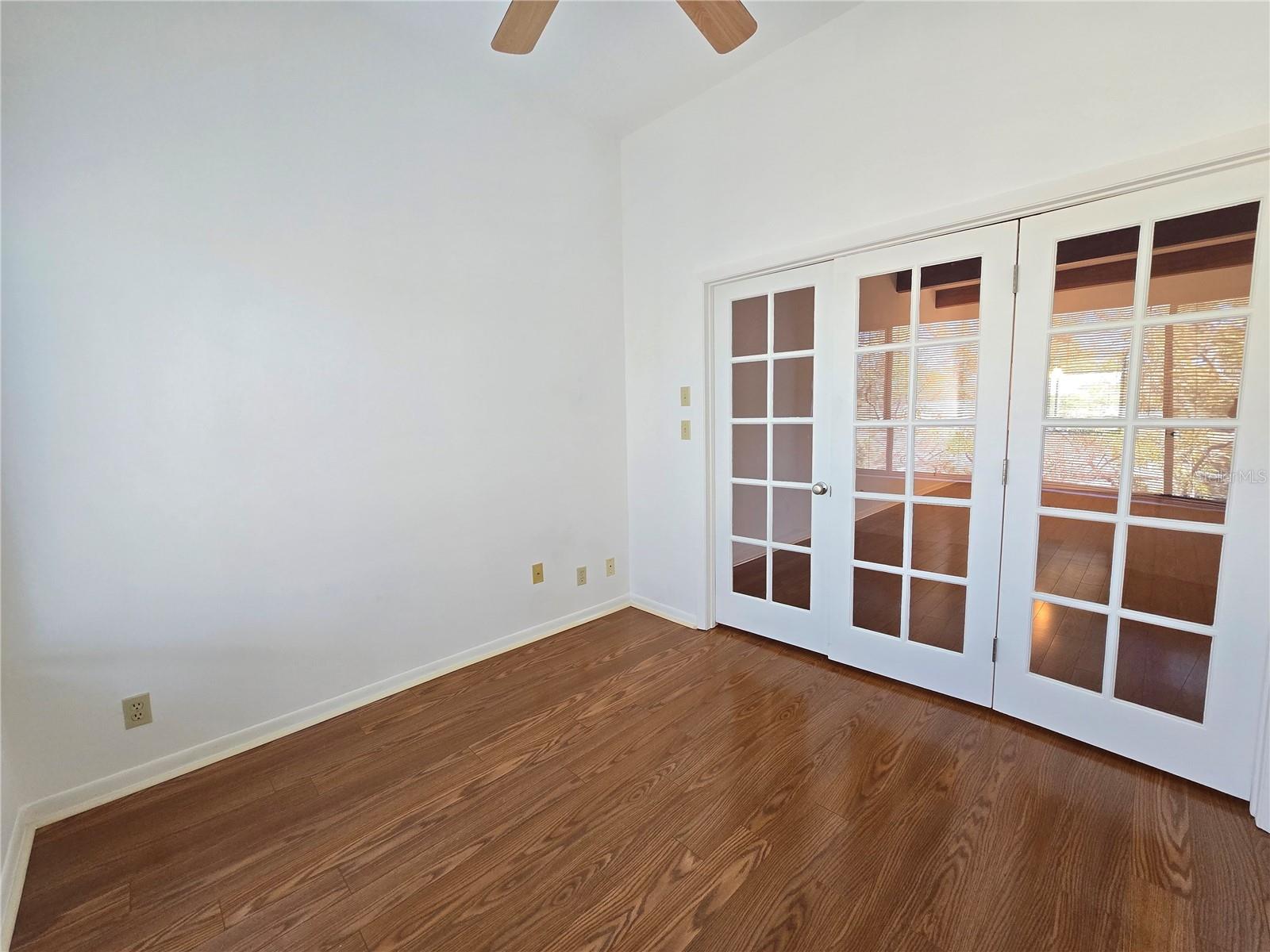 Image 28 of 59 For 3078 Eastland Boulevard 411