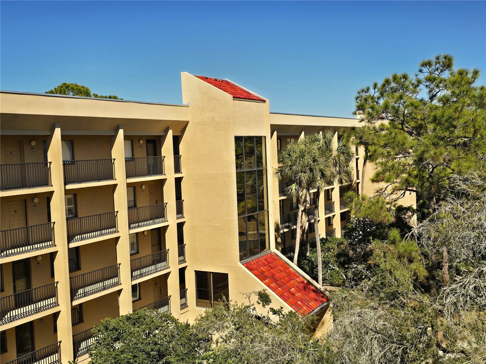 Image 3 of 59 For 3078 Eastland Boulevard 411